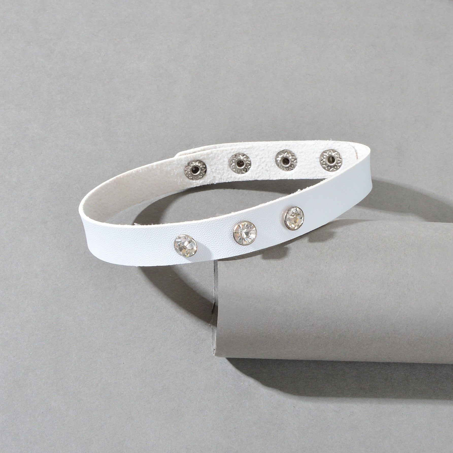 Punk Grunge Collar 90s Rhinestone White Pu Leather Short Choker Necklace